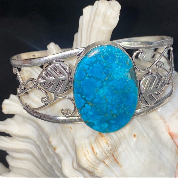 Sale - Turquoise Natural Gemstone handcrafted cuff - Picture 1 of 6